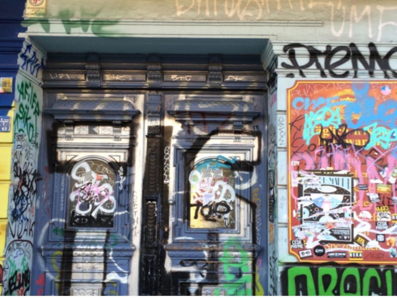 Invitez le street art sur vos portes… Invitez le street art sur vos portes…